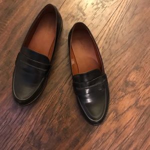 Size 8 Women’s Penny Loafer in Black